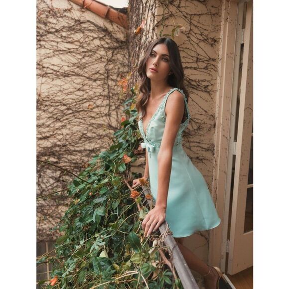 Mac Duggal‎ 2228 Size 8 Mint Green Pastel Beaded Plunge V-Neck A-Line Mini Dress - Picture 3 of 5